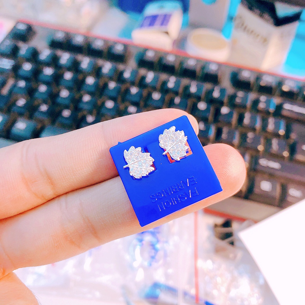 Bông tai bạc ta nhỏ xinh hình chiếc lá gắn đá sáng lấp lánh - Khuyên bạc Bibi