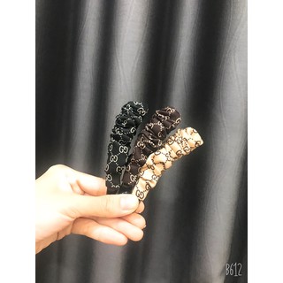 Cặp dọc nơ tạo phồng chân tóc
