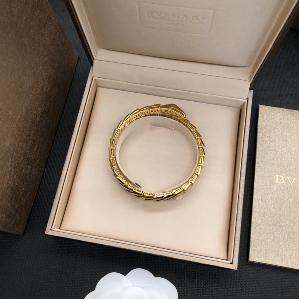 Vòng Tay Ba Lớp Hình Rắn Đính Đá Kim Cương Thời Trang Dành Cho Cặp Đôi