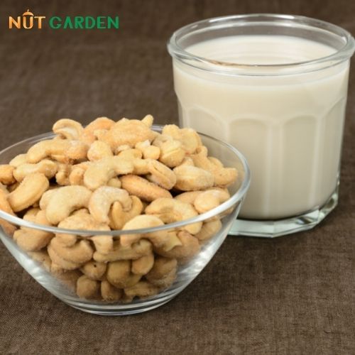 Hạt Điều Rang Củi Nut Garden - Loại Ngon Xuất Khẩu, tỉnh Bình Phước, Thơm Giòn, Ngon - 200gr, 500gr