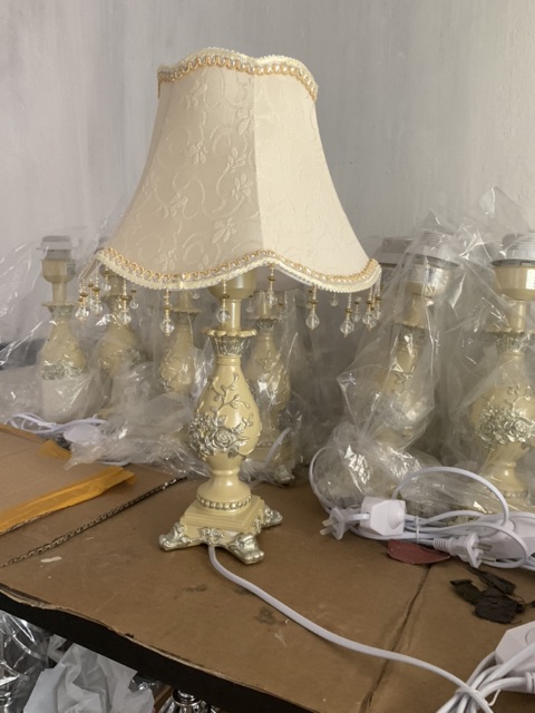 ĐÈN NGỦ ĐỂ BÀN CAO CẤP