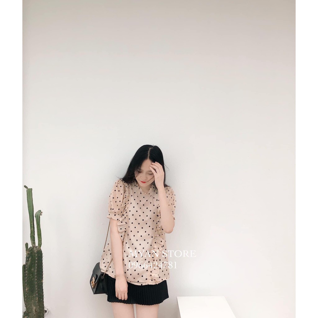 Áo sơ mi chấm bi cổ bèo 2 bên