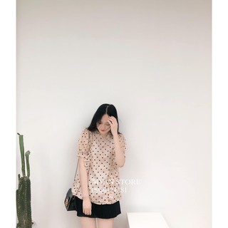Áo sơ mi chấm bi cổ bèo 2 bên