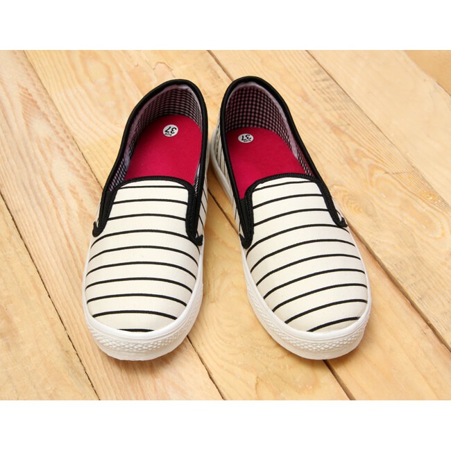 GIÀY LƯỜI SLIP ON ÊM CHÂN GIÁ TỐT(MẪU 1)