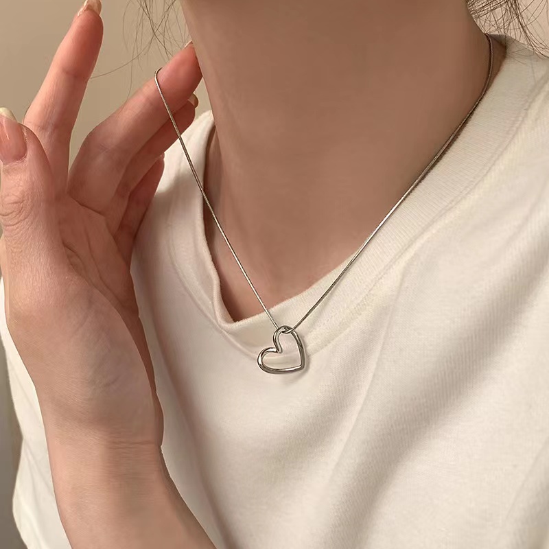 Dây Chuyền Bằng Thép Titan Mặt Hình Trái Tim Rỗng Kiểu Đường Phố Đơn Giản Thời Trang Mùa Hè Dễ Phối Đồ