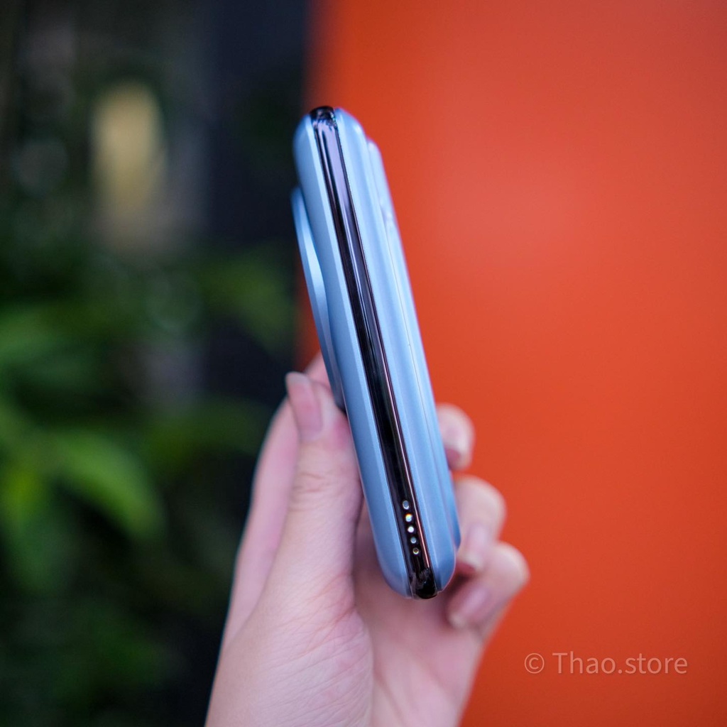 Pin Yoobao LC4 10000mAh (Sạc không dây từ tính)