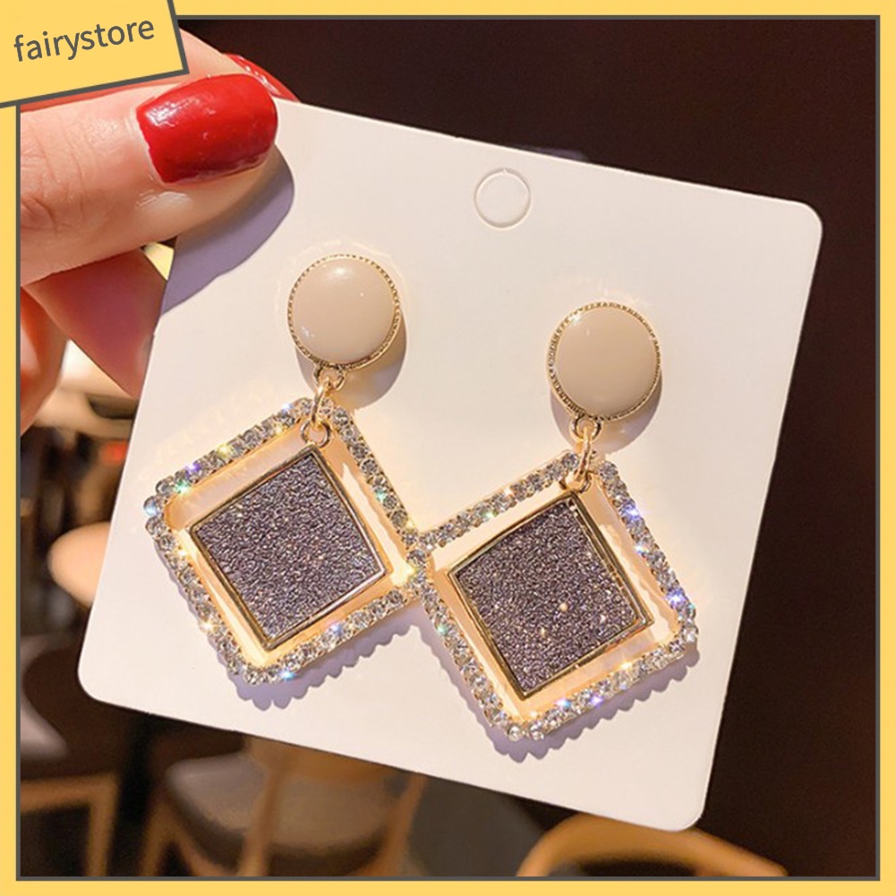 Bông Tai Dáng Dài Tạo Hình Độc Đáo Cho Nữ