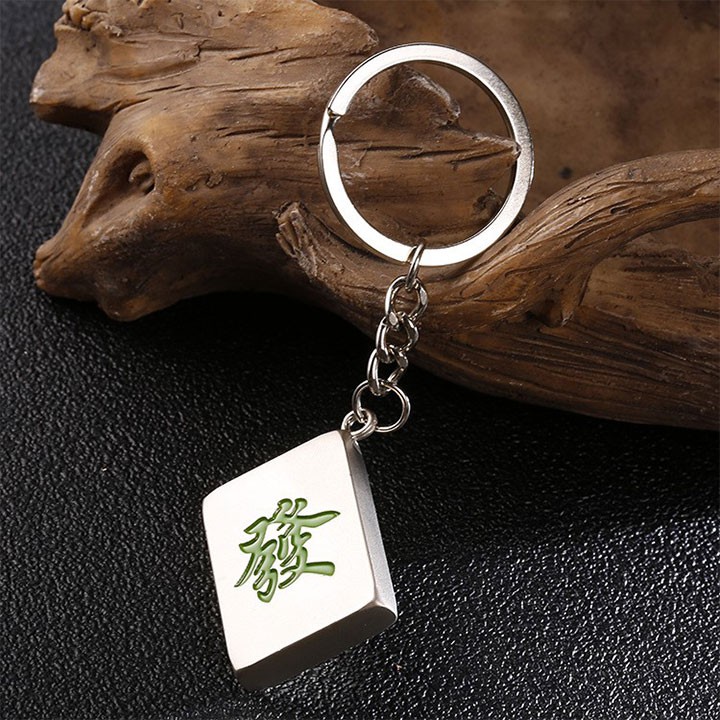 Móc khóa hình chữ Phát