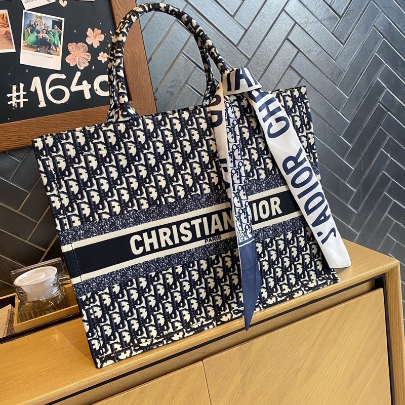 [TÚI SIZE LỚN] Túi hoạ tiết size   40 chất đẹp đựng cả thế giới(tặng kèm khăn lụa) | BigBuy360 - bigbuy360.vn