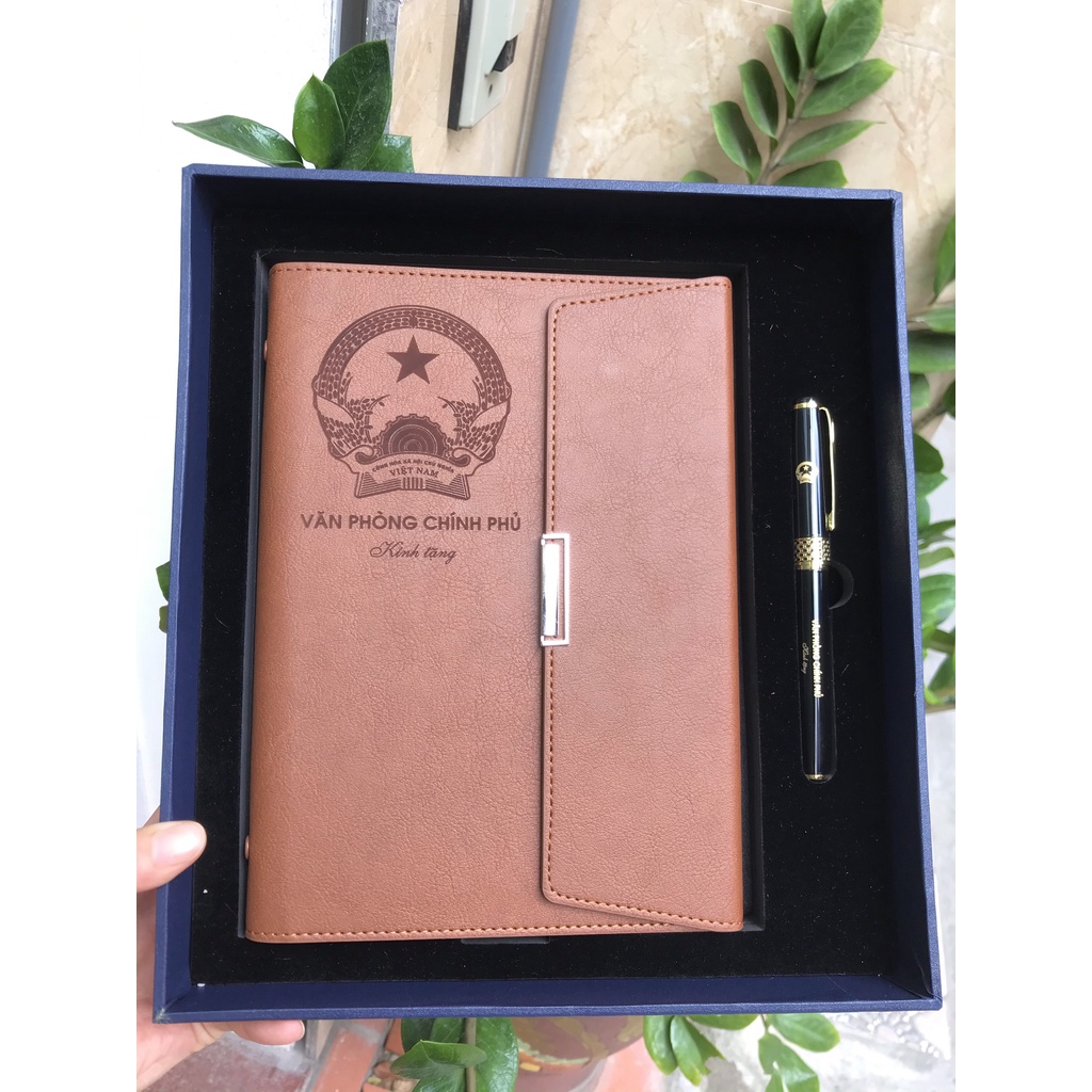 Combo Sổ tay bìa da a5 + bút ký cao cấp. Khắc tên riêng miễn phí theo yêu cầu. Bộ combo quà tặng sang trọng độc đáo