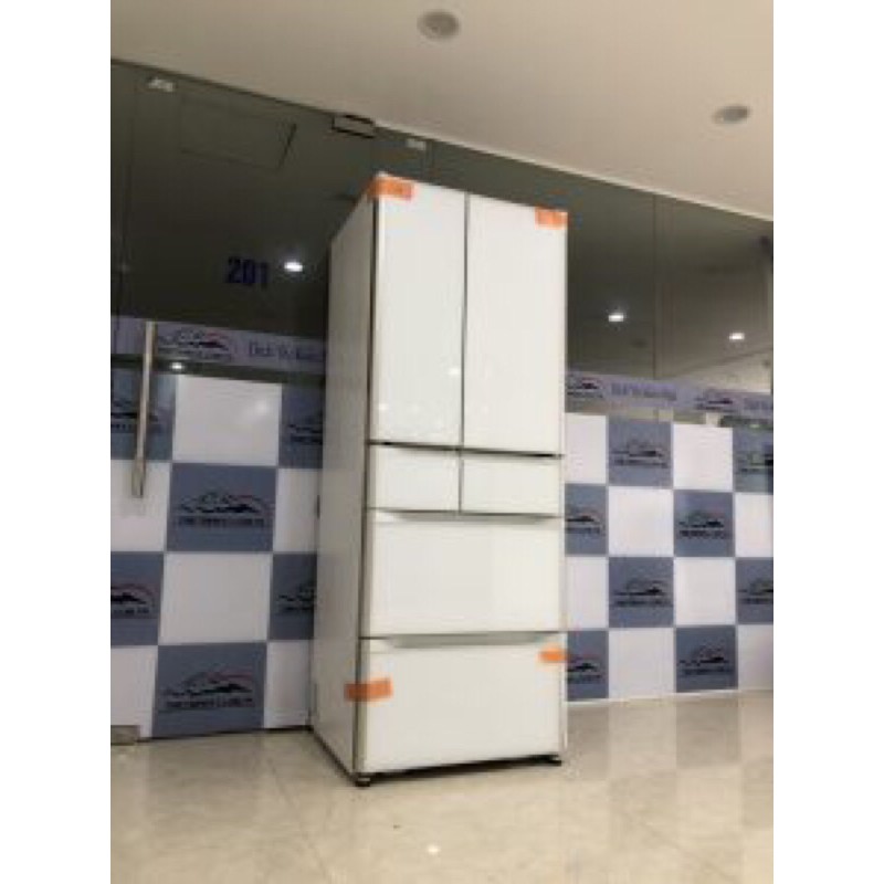 tủ lạnh hitchi mặt gương màu trắng R-HW52N