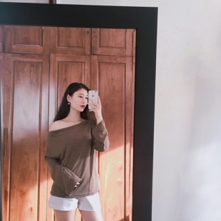 Áo len lệch vai 