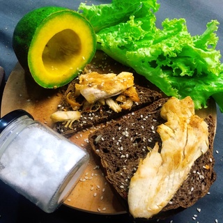 BÁNH MÌ ĐEN GIẢM CÂN (250gr= 10 lát ,500gr = 20 lát )