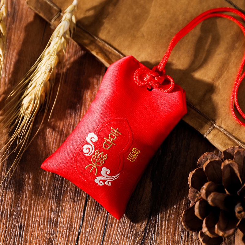 Túi May Mắn Thêu Họa Tiết Xinh Xắn Có 4 Kiểu Dáng Lựa Chọn