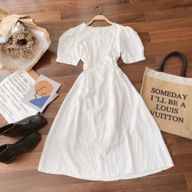 Đầm trắng vintage cổ tròn | BigBuy360 - bigbuy360.vn
