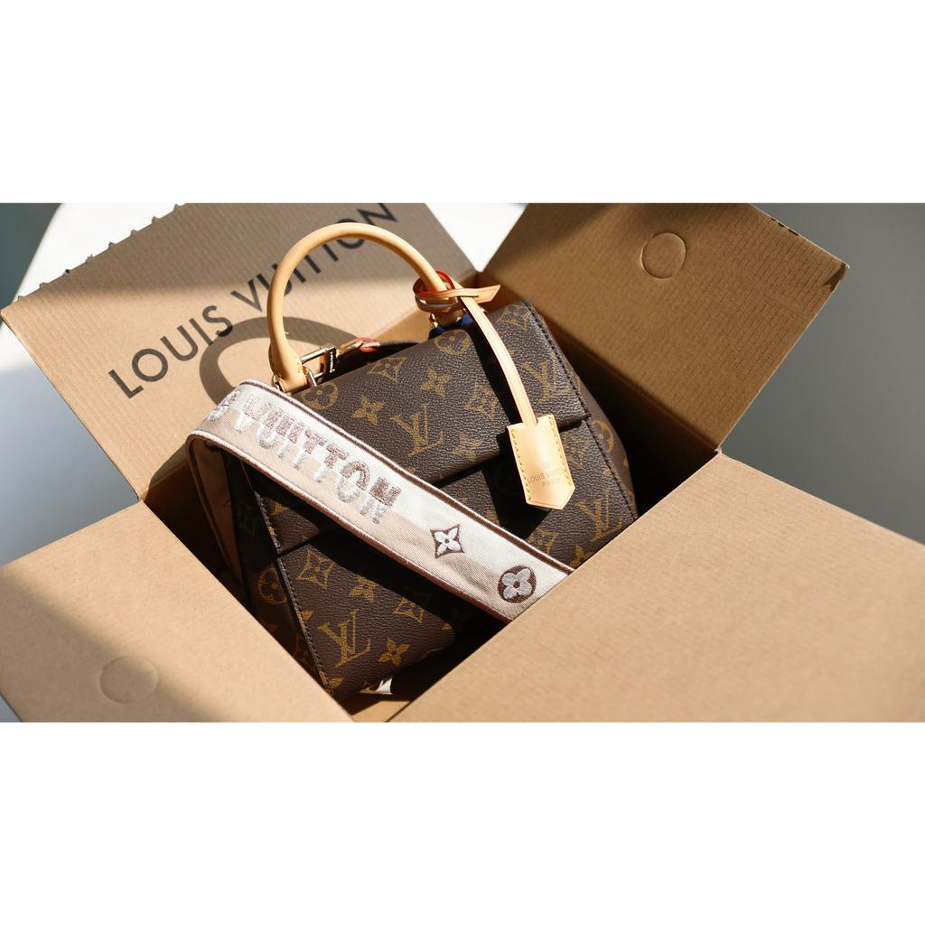 Túi Xách Nữ Dáng Luny Hoa Nâu, Túi Đeo Chéo Luny Mini Màu Nâu Sang Trong Cá Tính Dây Bảng To