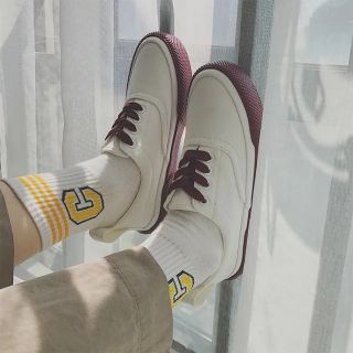 Giày ulzzang dáng cute
