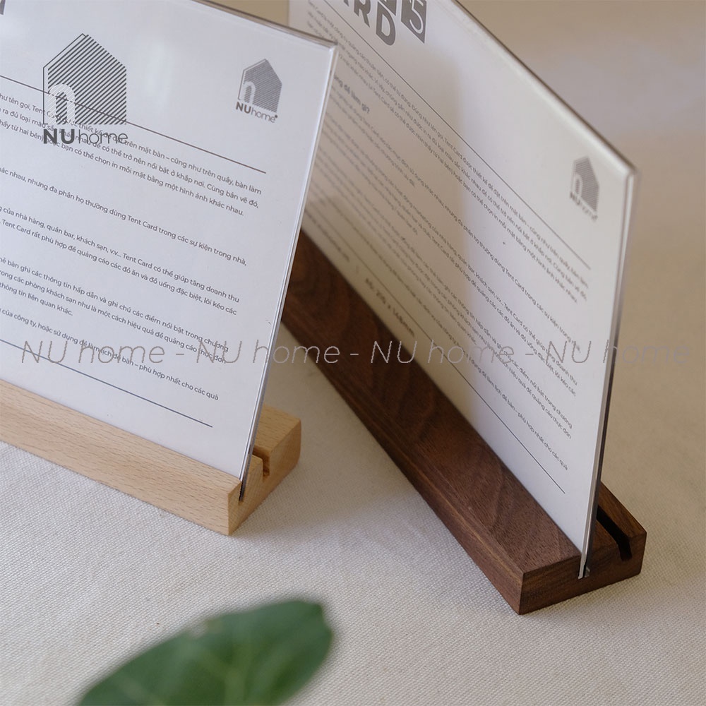 Menu mica đế gỗ - Tent card | nuhome.vn | standee để bàn được thiết kế đơn giản mộc mạc và đẹp mắt
