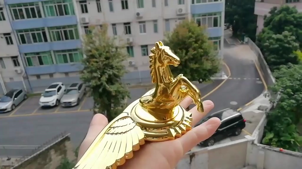 Logo 3D Ngựa Chiến Đại Bàng Gắn Mui Xe