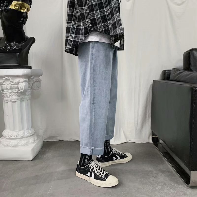 Fashionable men's jeans