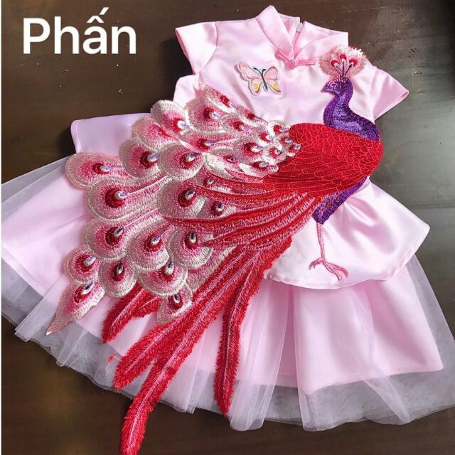 Đầm công thêu tay hàng chuẩn đẹp hàng shop. Size 1 8. Bé từ 10kg đến 25kg. Voan 4 lớp . Lớp lót trong phi bóng phi lụa .