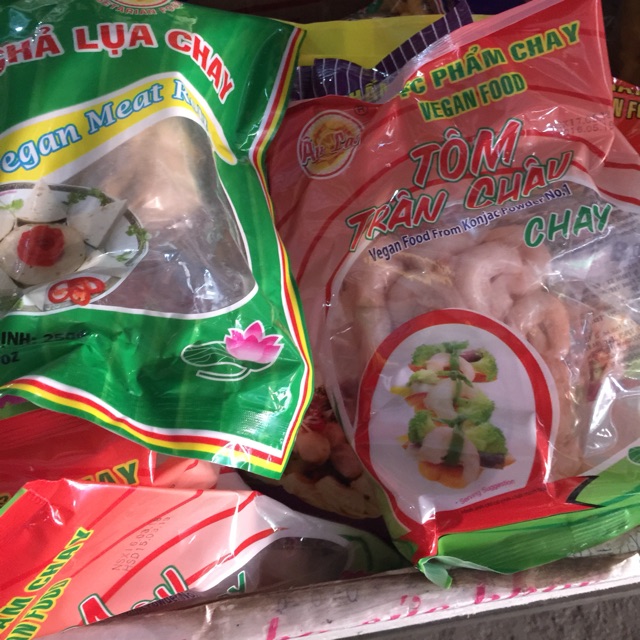 Thực phẩm chay( tôm, gà, chả giò)