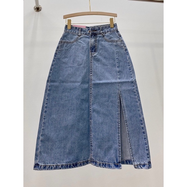 CHÂN VÁY XẺ BÊN