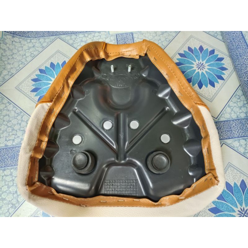 Yên trước màu xe cub