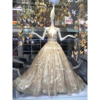 Manocanh nữ tạo dáng áo cưới