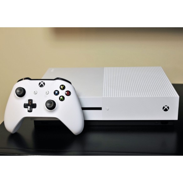 Xbox One S - 500GB - USED LIKE NEW - NO BOX