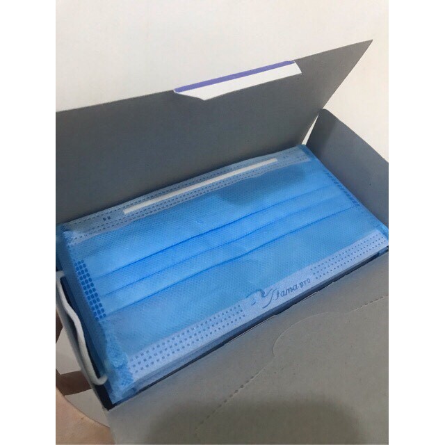 Thùng khẩu trang 4 lớp FAMAPRO - (50 hộp/thùng)