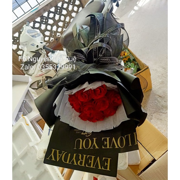 Bó Kim Tuyến 10 bông tặng kèm chữ Happy Birthday  và thiệp