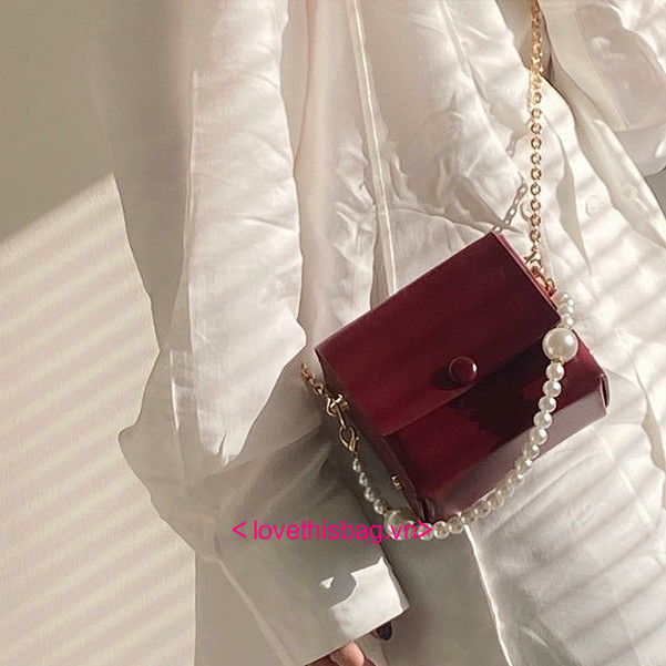 French retro pearl Small square bag Cover type women's 2021 new antique box bag chain strap messenger bag dinner bag hand bag promotion ready stock