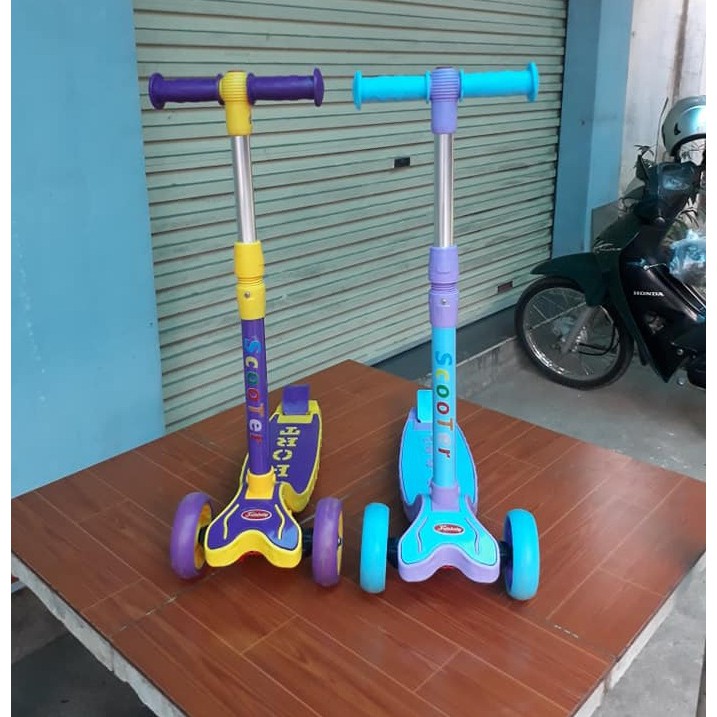 Xe trượt Scooter hàng Cao cấp (có giảm xóc + phanh chân + đèn bánh xe) 609