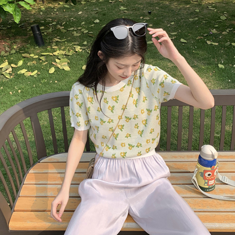 Áo thun SUXI ngắn tay họa tiết hoa thời trang cho nữ