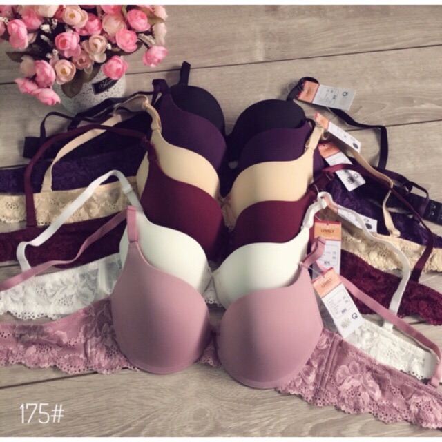 Áo ngực Lovely dây ren có gọng mút vừa, đuôi ren