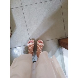 [Sẵn 38 đen)SANDAL ULZZANG ĐÍNH HOA ÊM CHÂN, ĐẾ ĐINH 4 CM ẢNH THẬT
