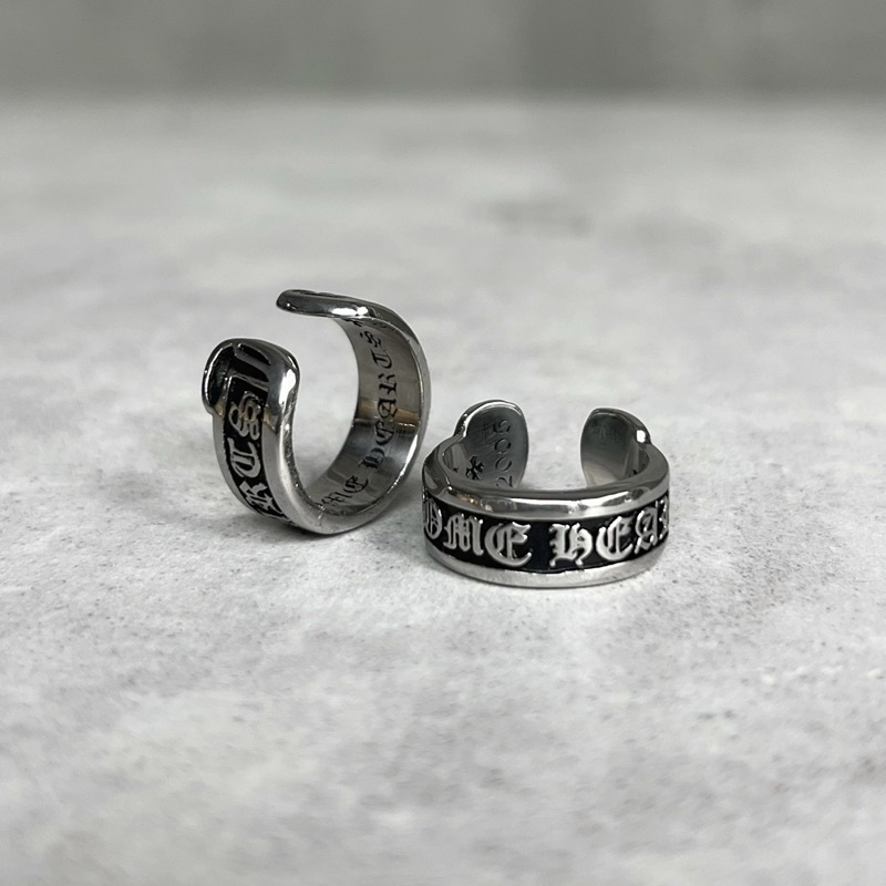 Nhẫn chrome heart hoạ tiết chữ viết thép titan không gỉ 40