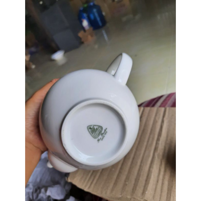 Bình trà trắng, bán lẻ size 0.8L Minh Long.