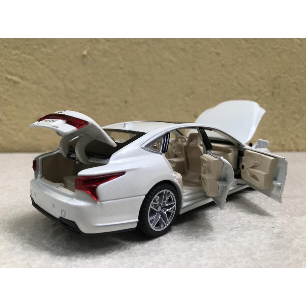 Mô hình xe ô tô LEXUS LS500h - 1:32