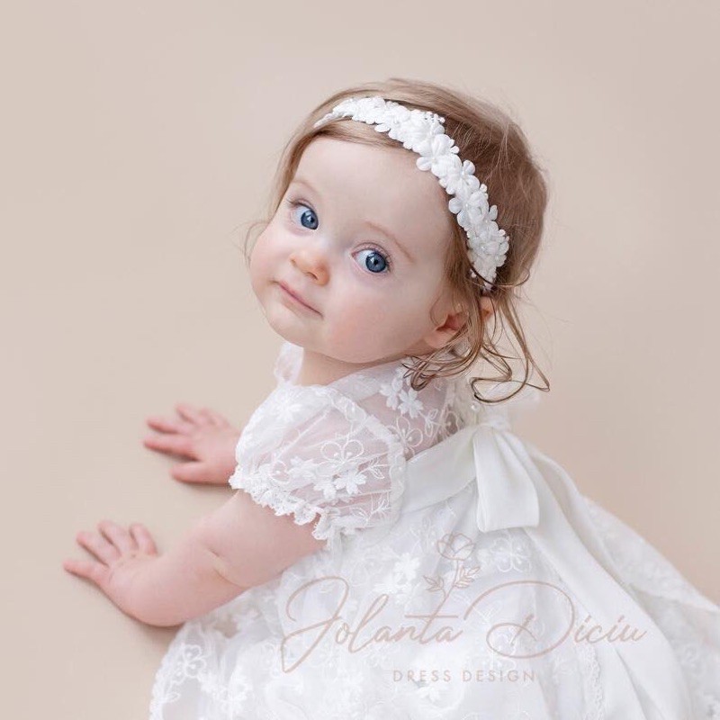 Váy ren công chúa