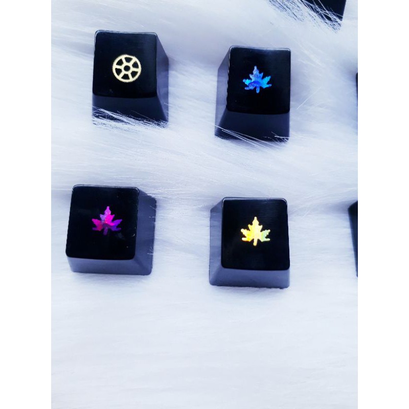 Keycap lá phong sắc màu trang trí bàn phím gaming