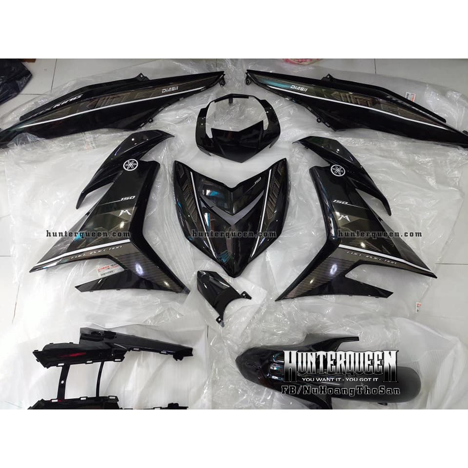Tem Exciter 150, MX king sọc. Xe xám đen bóng, chỉ trắng. Chỉnh sửa theo yêu cầu. Sắc nét, bền màu, chống nước