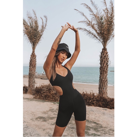 ĐỒ TẬP GYM, YOGA - Bộ đồ Jumpsuit short tập gym yoga nữ cao cấp, Lưng khoét sâu sexy quyến rũ.