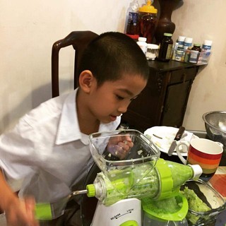 Máy ép hoa quả quay tay