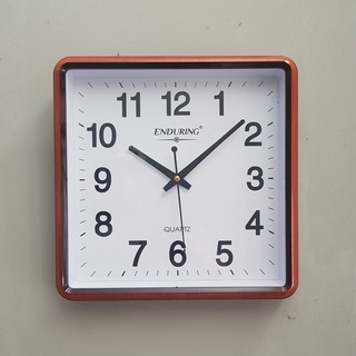 Đồng hồ treo tường kim trôi 30cm enduring