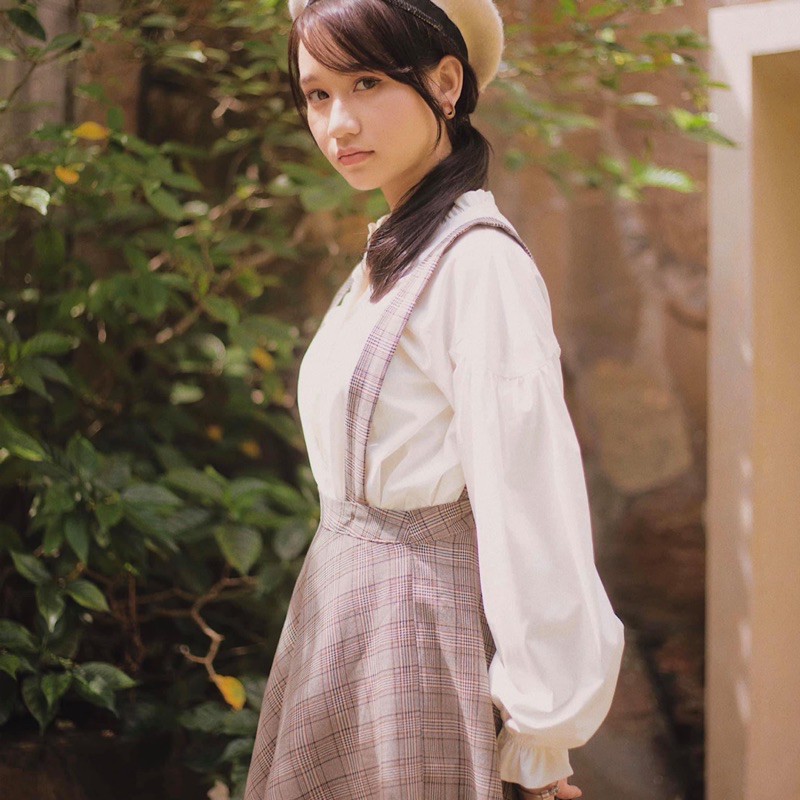 The19club - Chân váy yếm kẻ Madison | BigBuy360 - bigbuy360.vn