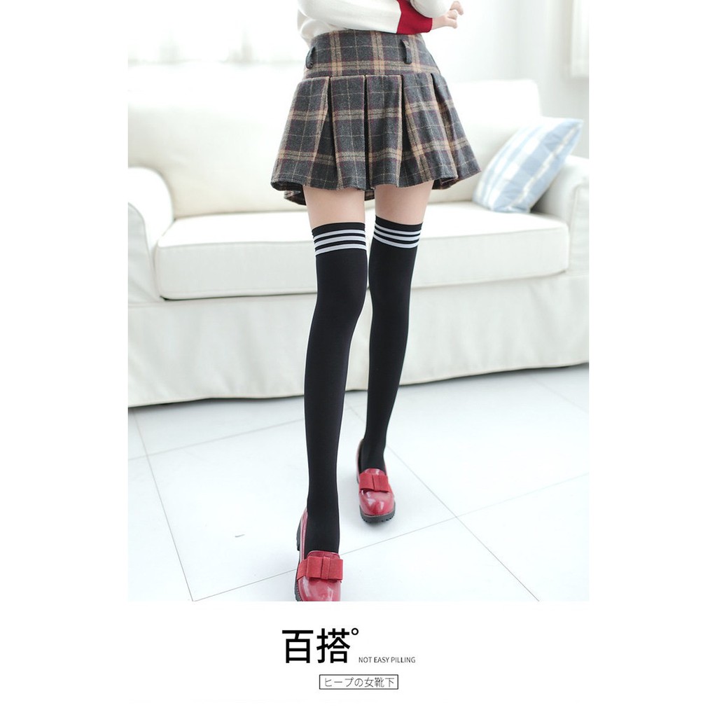Tất Đùi Kẻ Sọc Phong Cách Nữ Sinh Nhật Hot Trend