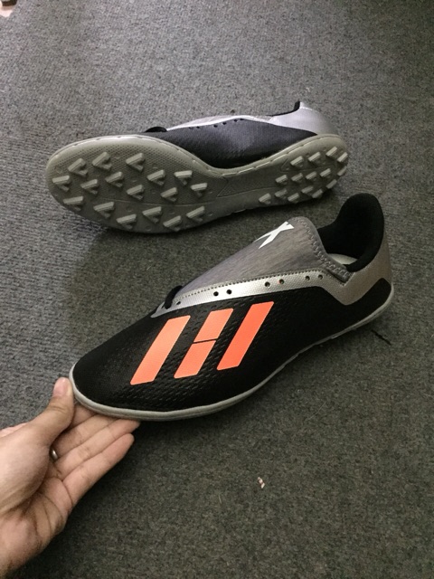 Giầy đá bóng adidas x18