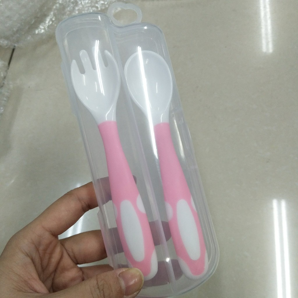 Set Thìa dĩa uốn cong 360 độ cao cấp kèm hộp cho bé tập xúc xinh xắn